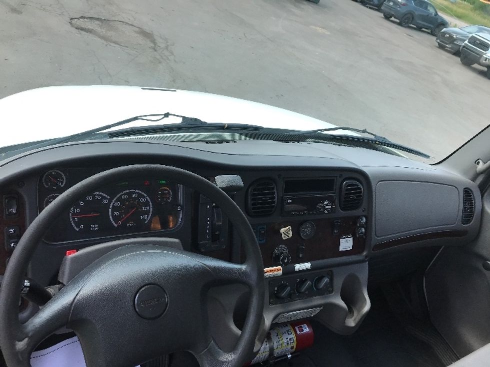 Medium Duty Box Truck-Light and Medium Duty Trucks-Freightliner-2019-M2-Moncton-NB-343,552\n\t\tkm-$ 57,750 - Image 18