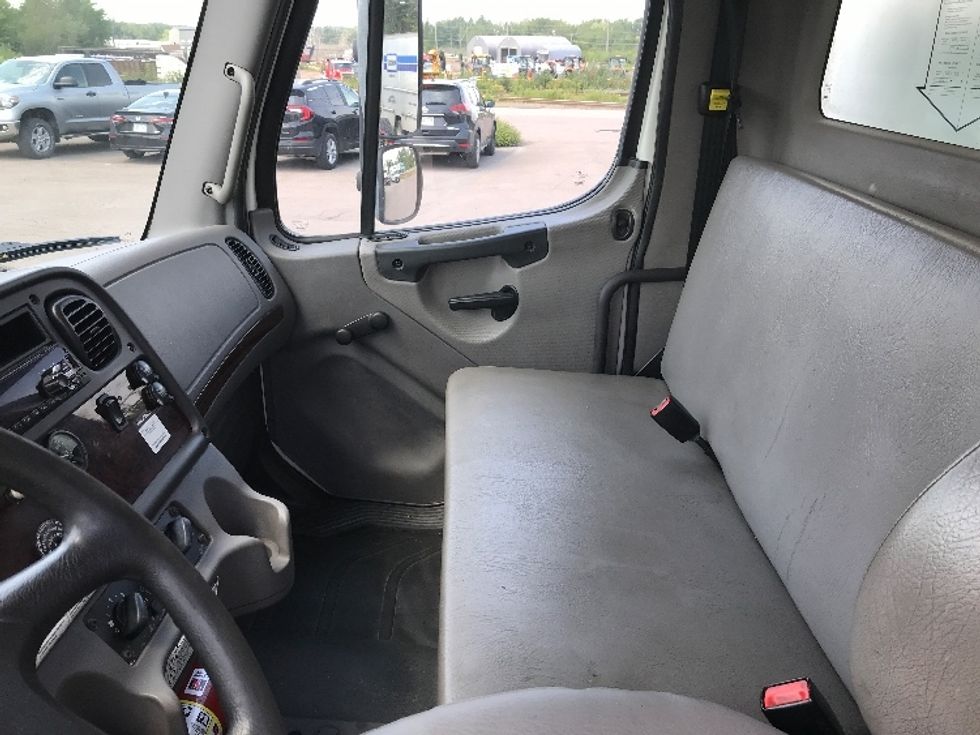 Medium Duty Box Truck-Light and Medium Duty Trucks-Freightliner-2019-M2-Moncton-NB-343,552\n\t\tkm-$ 57,750 - Image 19