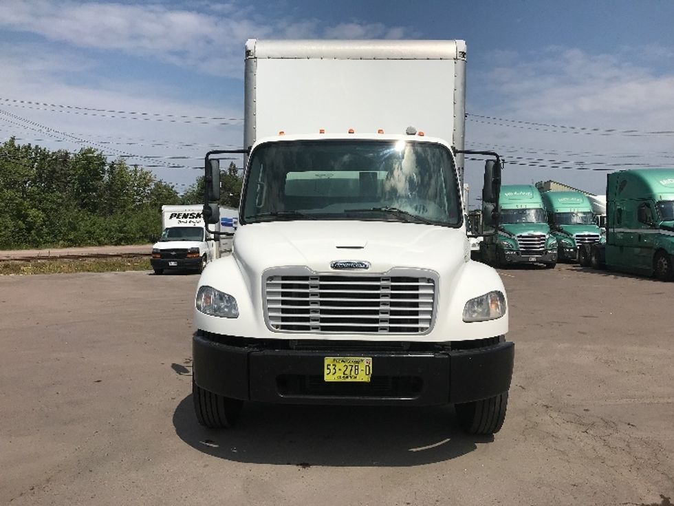 Medium Duty Box Truck-Light and Medium Duty Trucks-Freightliner-2019-M2-Moncton-NB-343,552\n\t\tkm-$ 57,750 - Image 2