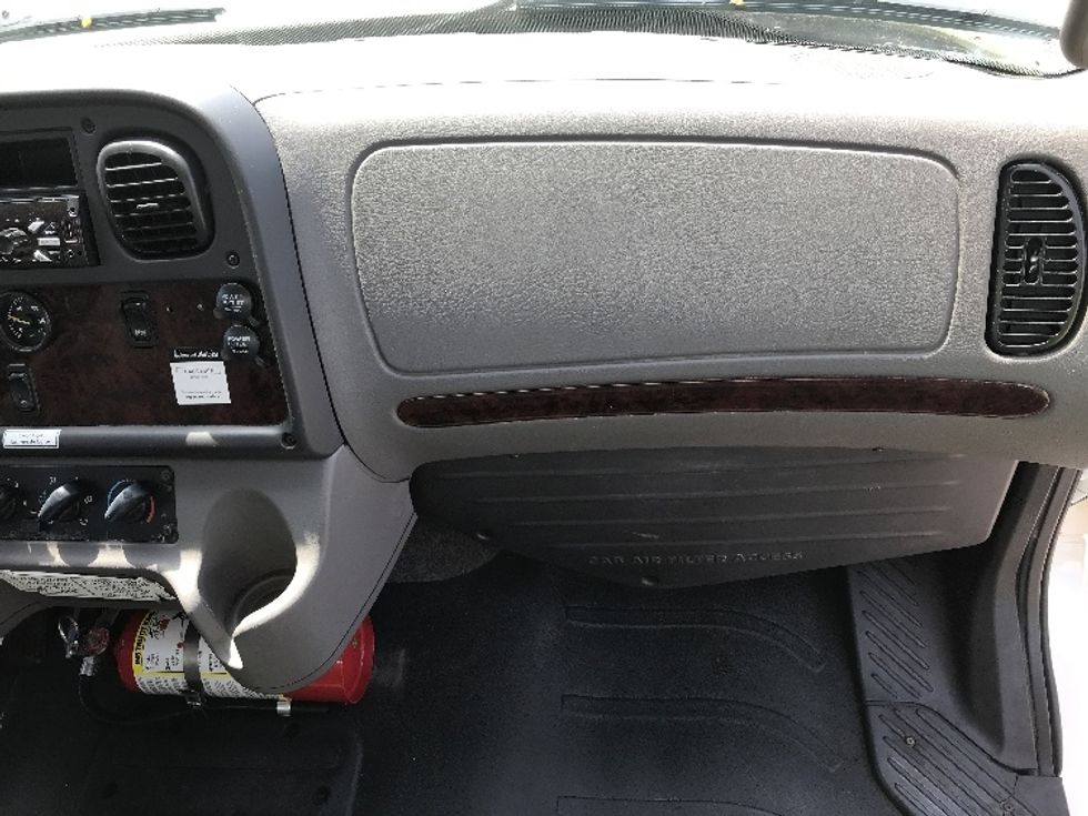 Medium Duty Box Truck-Light and Medium Duty Trucks-Freightliner-2019-M2-Moncton-NB-343,552\n\t\tkm-$ 57,750 - Image 21