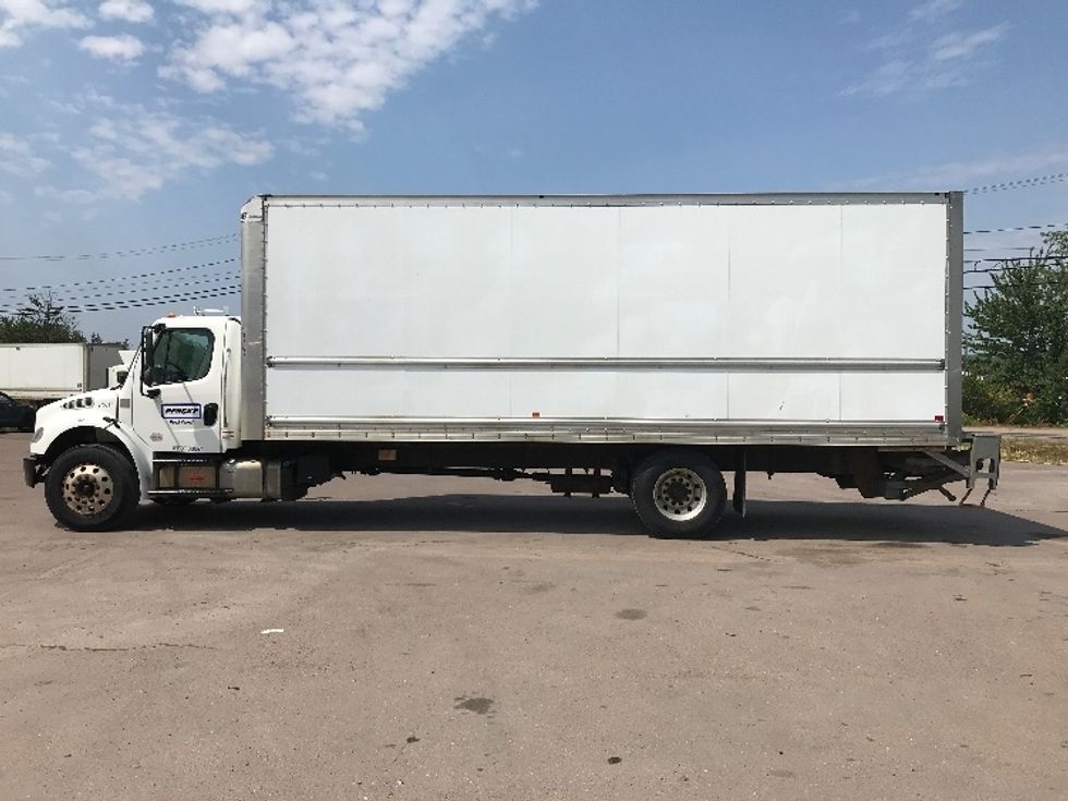 Medium Duty Box Truck-Light and Medium Duty Trucks-Freightliner-2019-M2-Moncton-NB-343,552\n\t\tkm-$ 57,750 - Image 4