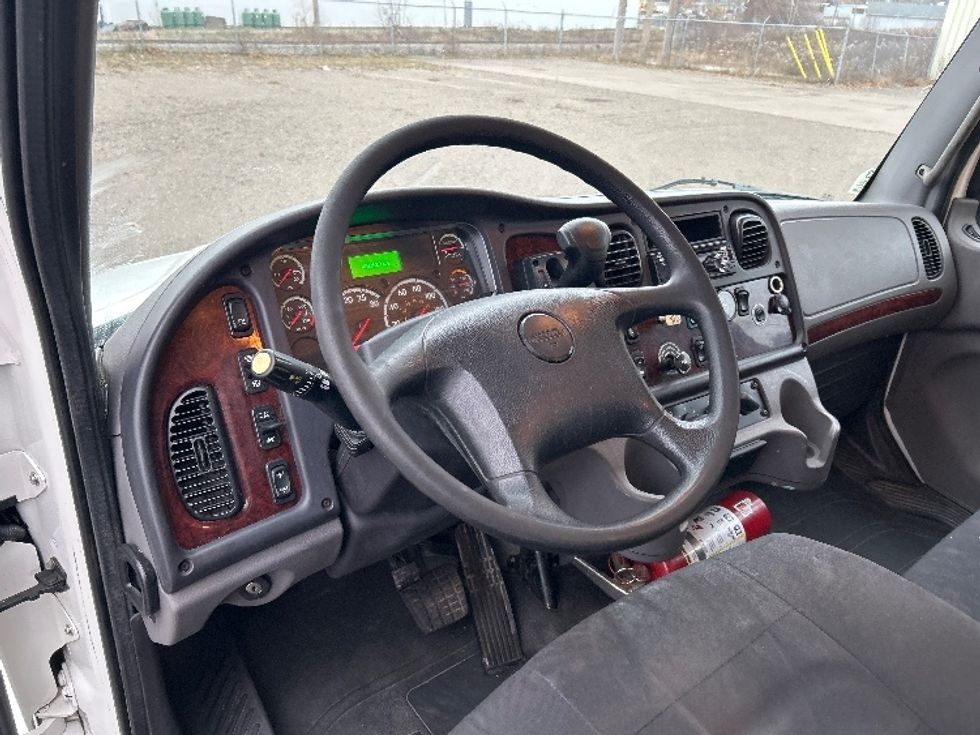 Medium Duty Box Truck-Light and Medium Duty Trucks-Freightliner-2019-M2-Moncton-NB-438,959\n\t\tkm-$ 47,250 - Image 16