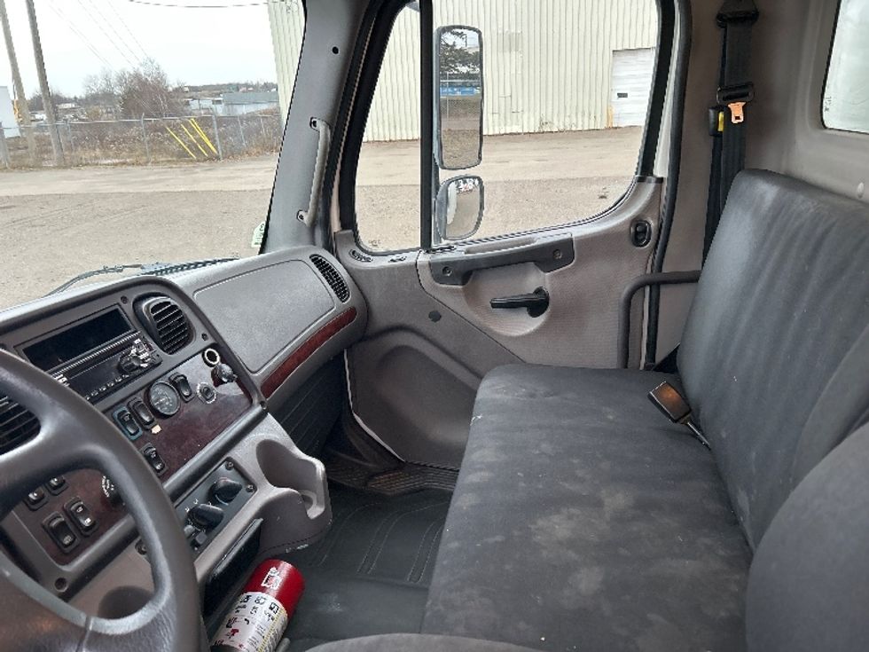 Medium Duty Box Truck-Light and Medium Duty Trucks-Freightliner-2019-M2-Moncton-NB-438,959\n\t\tkm-$ 47,250 - Image 18