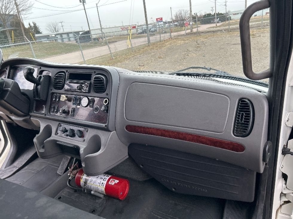 Medium Duty Box Truck-Light and Medium Duty Trucks-Freightliner-2019-M2-Moncton-NB-438,959\n\t\tkm-$ 47,250 - Image 20