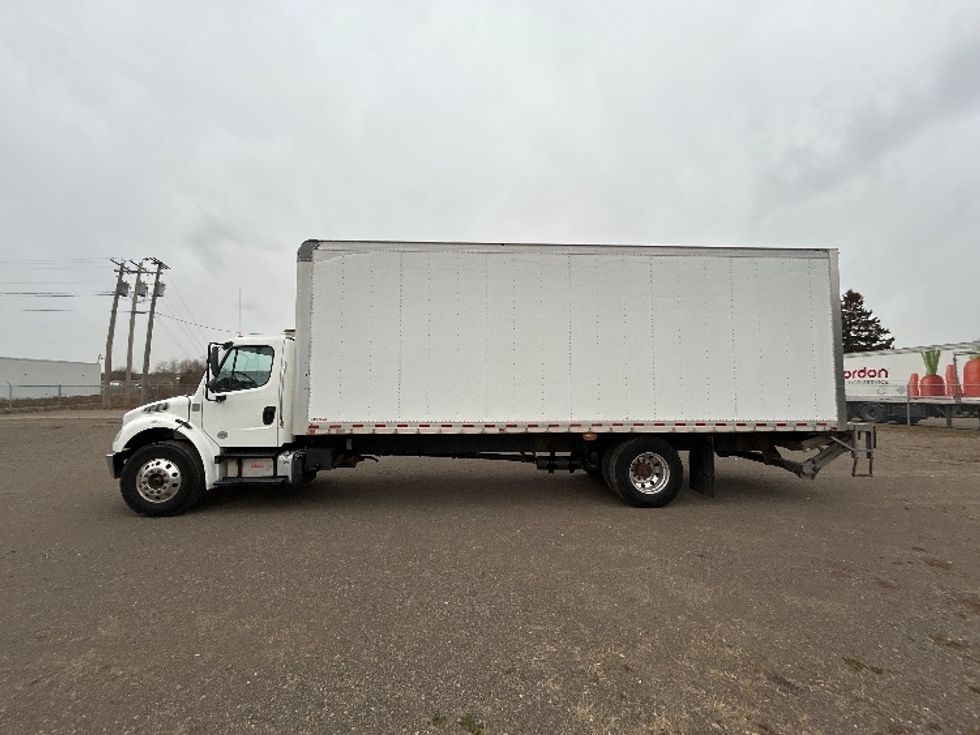 Medium Duty Box Truck-Light and Medium Duty Trucks-Freightliner-2019-M2-Moncton-NB-438,959\n\t\tkm-$ 47,250 - Image 4
