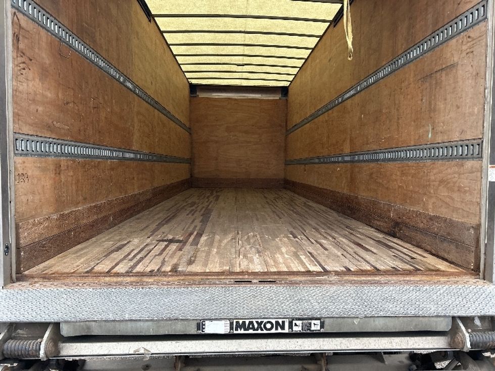 Medium Duty Box Truck-Light and Medium Duty Trucks-Freightliner-2019-M2-Moncton-NB-438,959\n\t\tkm-$ 47,250 - Image 9