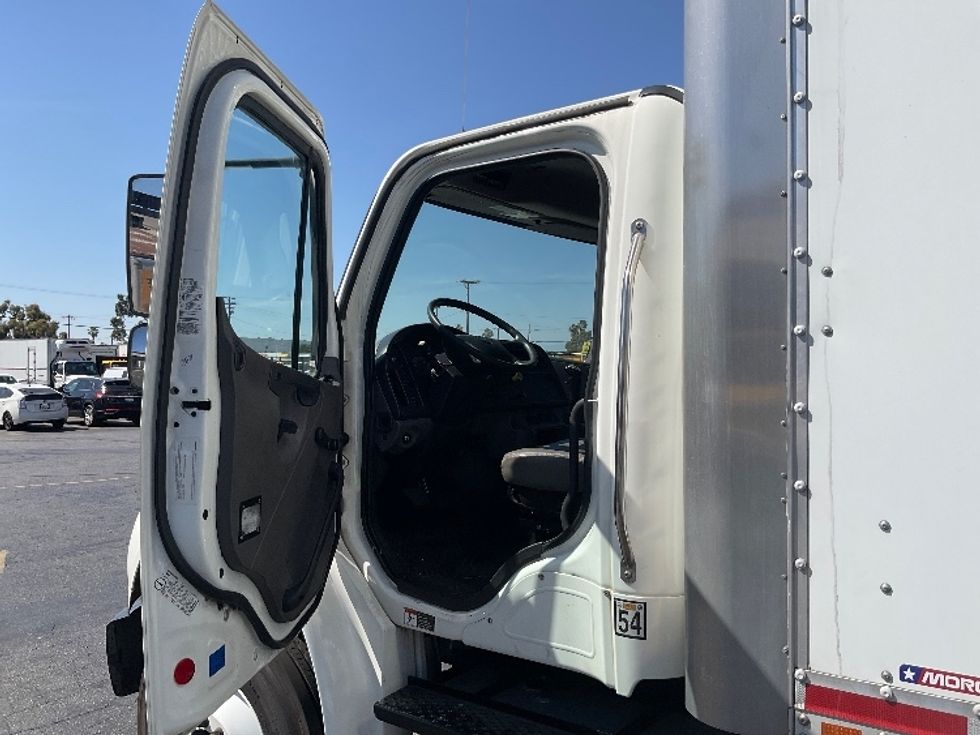 Medium Duty Box Truck-Light and Medium Duty Trucks-Freightliner-2019-M2-Montebello-CA-175,808\n\t\tmiles-$ 58,250 - Image 16