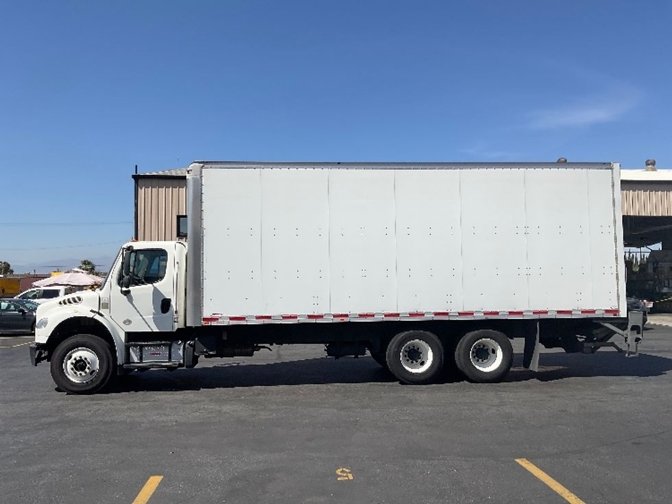 Medium Duty Box Truck-Light and Medium Duty Trucks-Freightliner-2019-M2-Montebello-CA-175,808\n\t\tmiles-$ 58,250 - Image 4