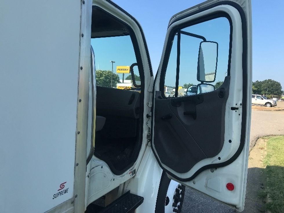 Medium Duty Box Truck-Light and Medium Duty Trucks-Freightliner-2019-M2-Montgomery-AL-257,066\n\t\tmiles-$ 42,000 - Image 19