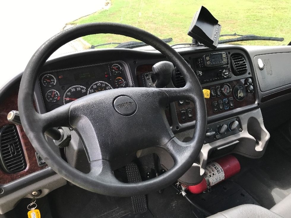 Medium Duty Box Truck-Light and Medium Duty Trucks-Freightliner-2019-M2-Montgomery-AL-320,137\n\t\tmiles-$ 28,750 - Image 17