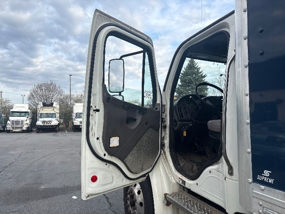 Medium Duty Box Truck-Light and Medium Duty Trucks-Freightliner-2019-M2-Montgomery-NY-241,258\n\t\tmiles-$ 30,500 - Image 16