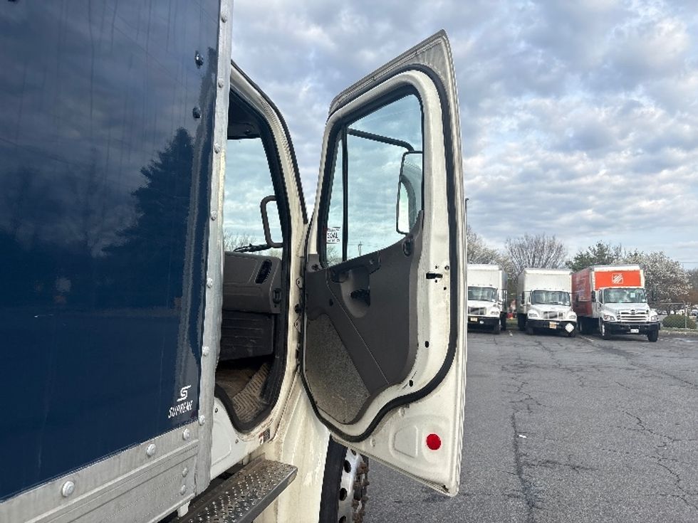 Medium Duty Box Truck-Light and Medium Duty Trucks-Freightliner-2019-M2-Montgomery-NY-241,258\n\t\tmiles-$ 30,500 - Image 20