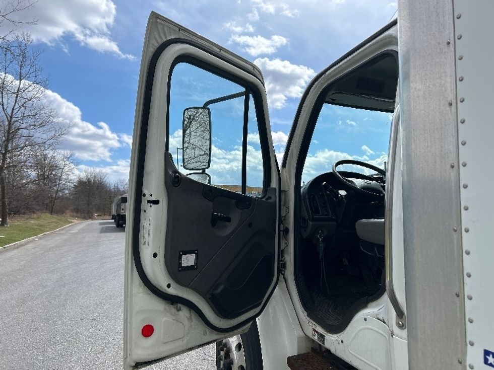Medium Duty Box Truck-Light and Medium Duty Trucks-Freightliner-2019-M2-Montgomery-NY-249,639\n\t\tmiles-$ 36,250 - Image 16