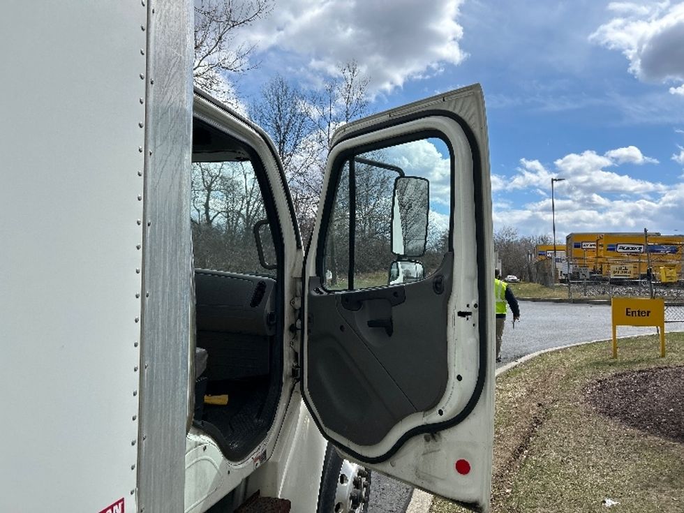 Medium Duty Box Truck-Light and Medium Duty Trucks-Freightliner-2019-M2-Montgomery-NY-249,639\n\t\tmiles-$ 36,250 - Image 20