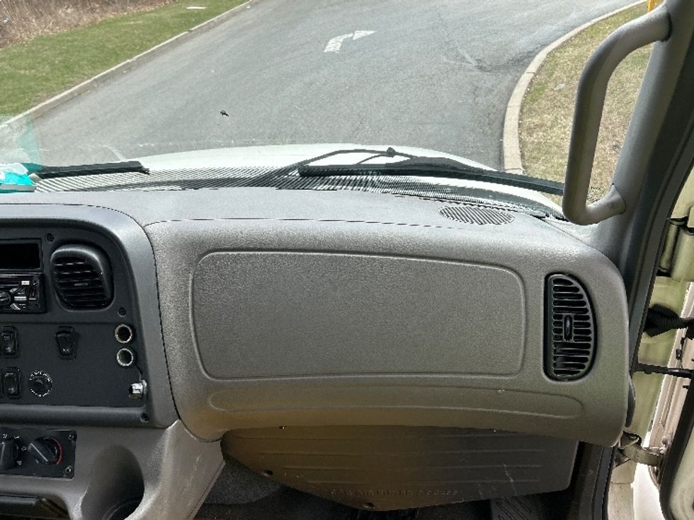 Medium Duty Box Truck-Light and Medium Duty Trucks-Freightliner-2019-M2-Montgomery-NY-249,639\n\t\tmiles-$ 36,250 - Image 21