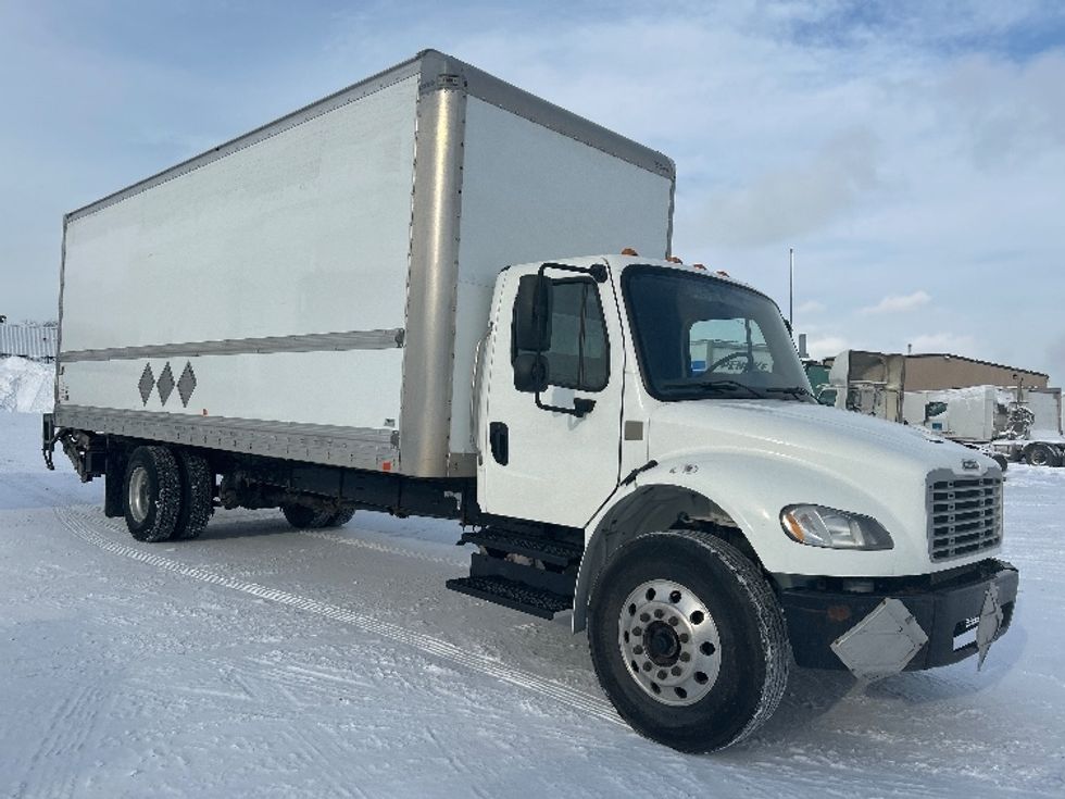 Medium Duty Box Truck-Light and Medium Duty Trucks-Freightliner-2019-M2-Montreal-PQ-419,195\n\t\tkm-$ 39,500 - Image 1