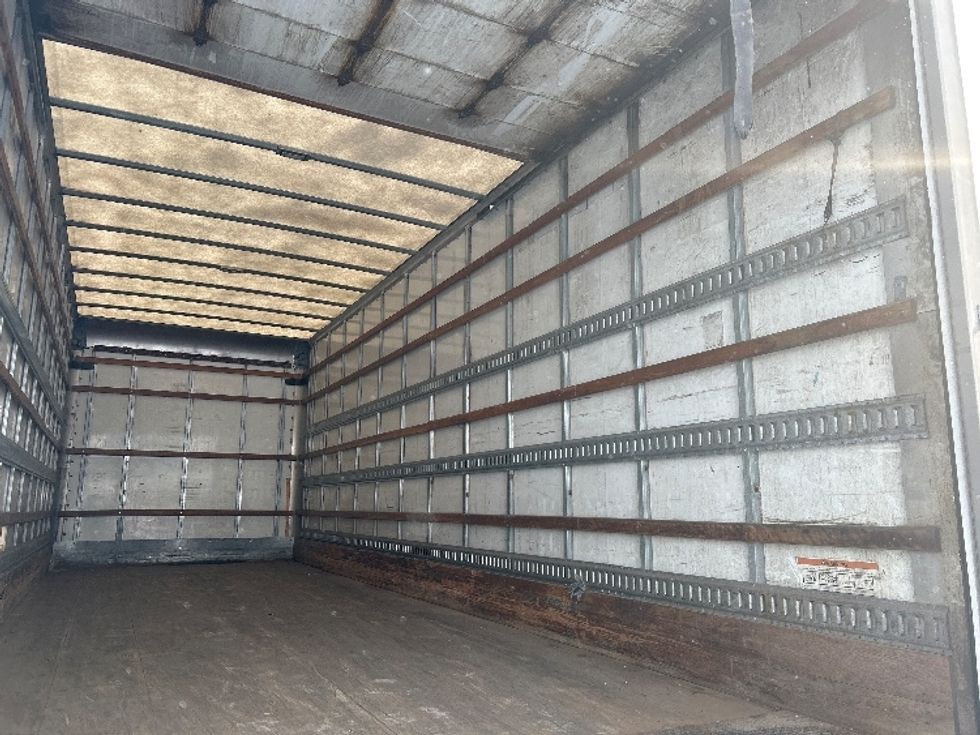 Medium Duty Box Truck-Light and Medium Duty Trucks-Freightliner-2019-M2-Montreal-PQ-419,195\n\t\tkm-$ 39,500 - Image 12