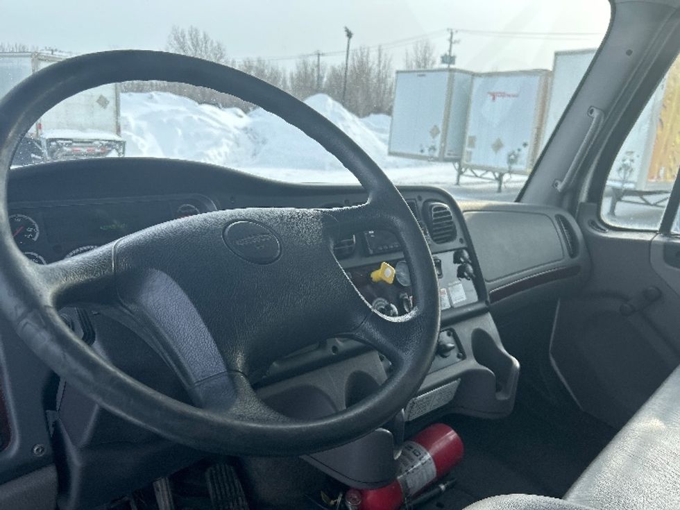 Medium Duty Box Truck-Light and Medium Duty Trucks-Freightliner-2019-M2-Montreal-PQ-419,195\n\t\tkm-$ 39,500 - Image 17