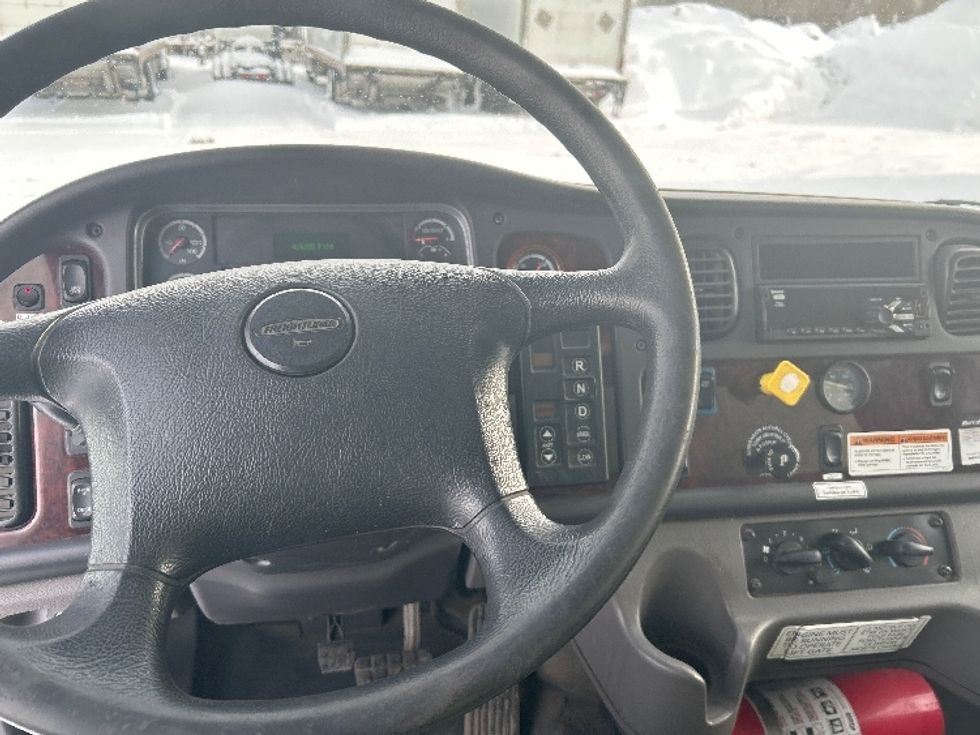 Medium Duty Box Truck-Light and Medium Duty Trucks-Freightliner-2019-M2-Montreal-PQ-419,195\n\t\tkm-$ 39,500 - Image 18