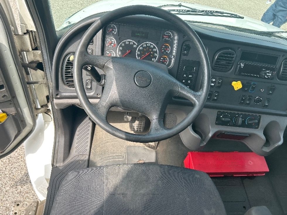 Medium Duty Box Truck-Light and Medium Duty Trucks-Freightliner-2019-M2-Muskegon-MI-198,580\n\t\tmiles-$ 42,750 - Image 16