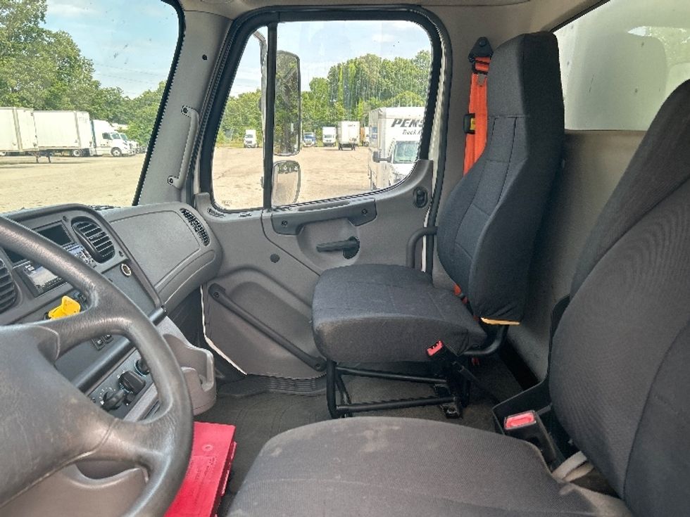 Medium Duty Box Truck-Light and Medium Duty Trucks-Freightliner-2019-M2-Muskegon-MI-198,580\n\t\tmiles-$ 42,750 - Image 17