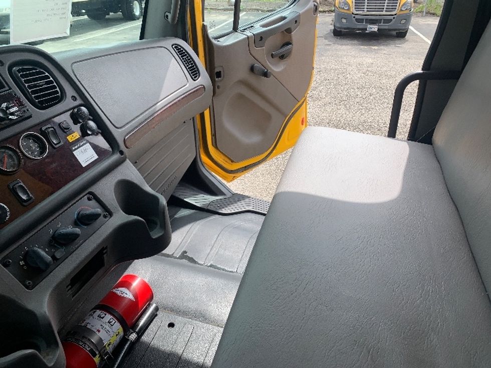 Medium Duty Box Truck-Light and Medium Duty Trucks-Freightliner-2019-M2-Nashville (Mount Juliet)-TN-180,513\n\t\tmiles-$ 48,500 - Image 19