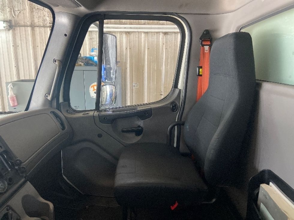 Medium Duty Box Truck-Light and Medium Duty Trucks-Freightliner-2019-M2-Nashville (Mount Juliet)-TN-322,078\n\t\tmiles-$ 22,250 - Image 19