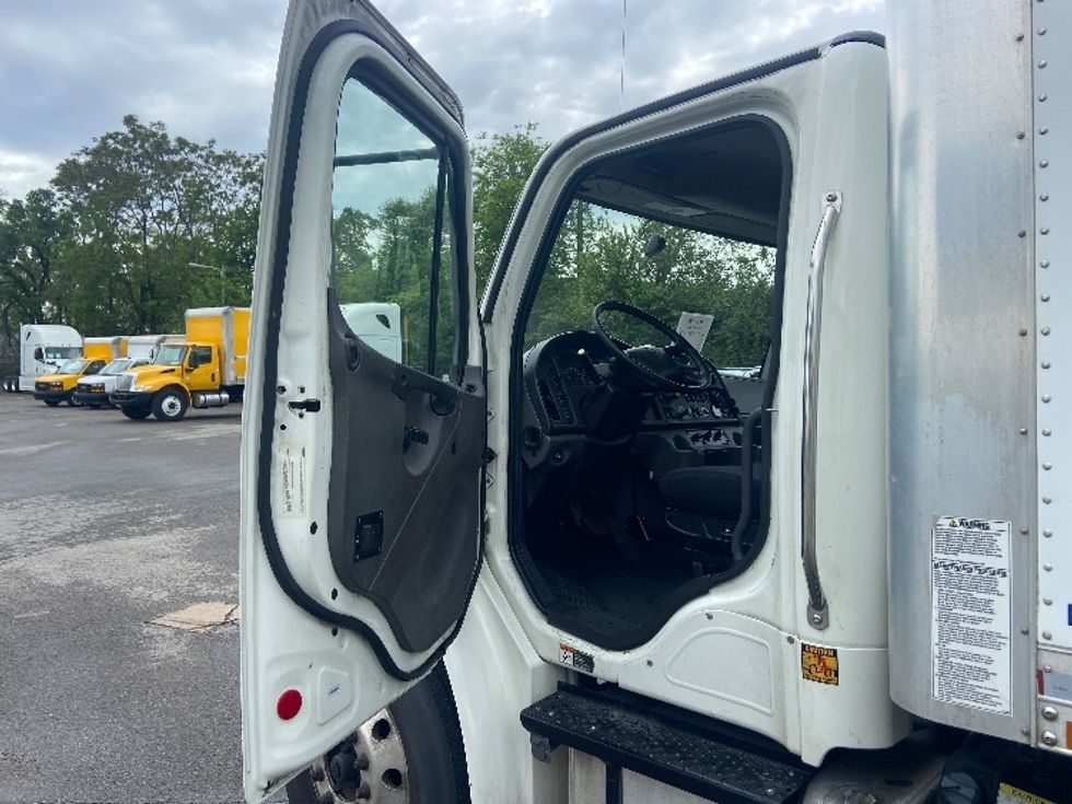 Medium Duty Box Truck-Light and Medium Duty Trucks-Freightliner-2019-M2-Nashville (Mount Juliet)-TN-322,078\n\t\tmiles-$ 22,250 - Image 16