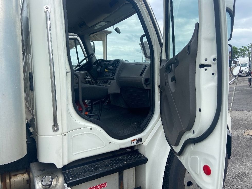 Medium Duty Box Truck-Light and Medium Duty Trucks-Freightliner-2019-M2-Nashville (Mount Juliet)-TN-322,078\n\t\tmiles-$ 22,250 - Image 20