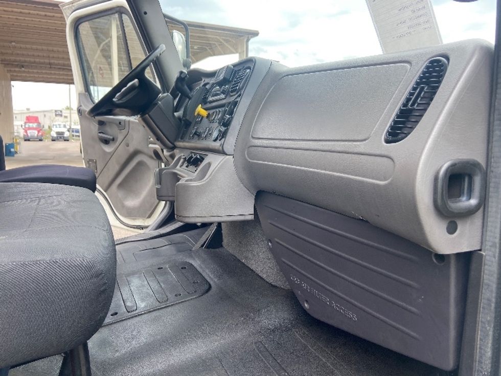 Medium Duty Box Truck-Light and Medium Duty Trucks-Freightliner-2019-M2-Nashville (Mount Juliet)-TN-322,078\n\t\tmiles-$ 22,250 - Image 22