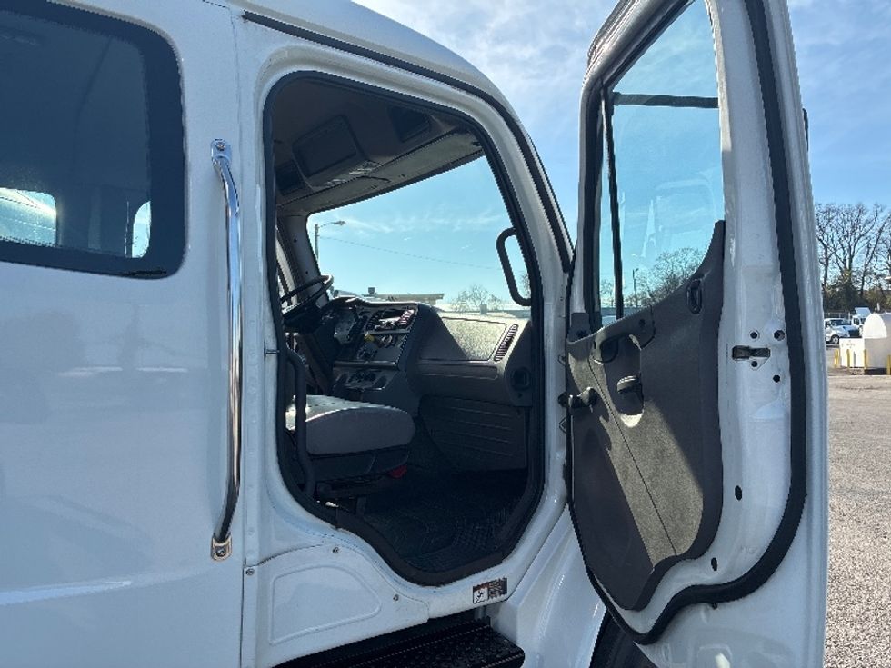 Medium Duty Box Truck-Light and Medium Duty Trucks-Freightliner-2019-M2-Nashville (Mount Juliet)-TN-87,175\n\t\tmiles-$ 68,000 - Image 20