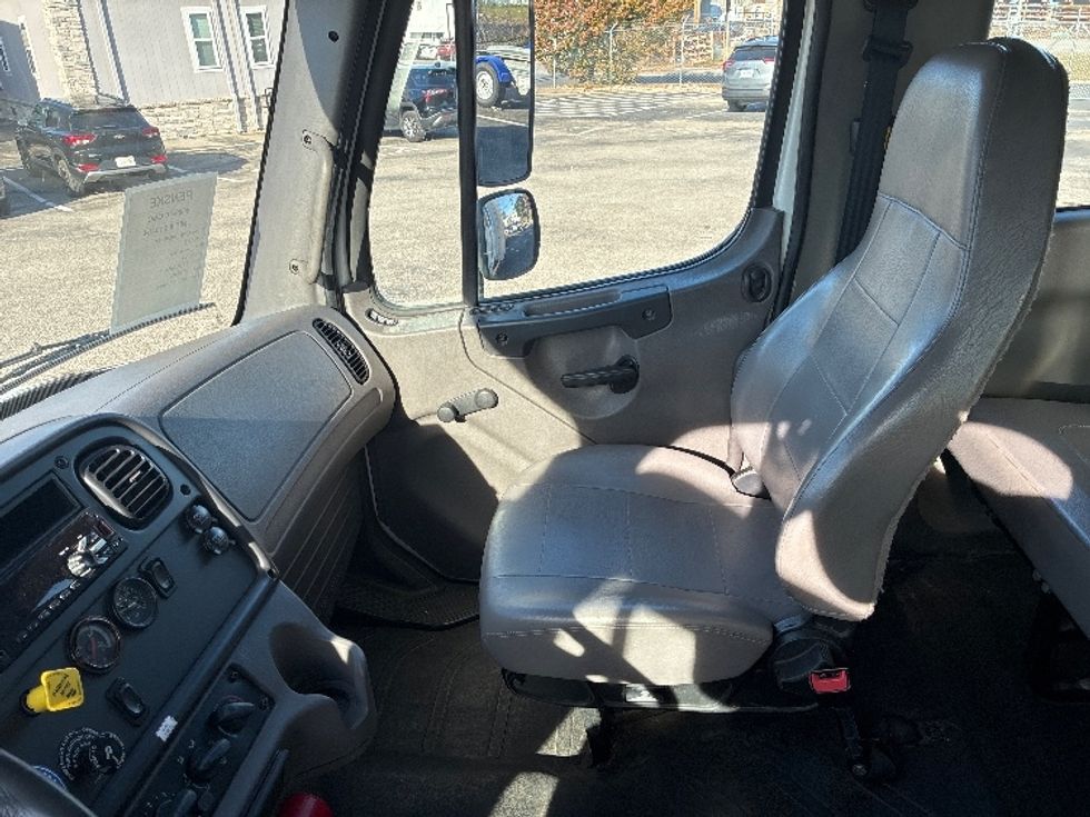 Medium Duty Box Truck-Light and Medium Duty Trucks-Freightliner-2019-M2-Nashville (Mount Juliet)-TN-87,175\n\t\tmiles-$ 68,000 - Image 19