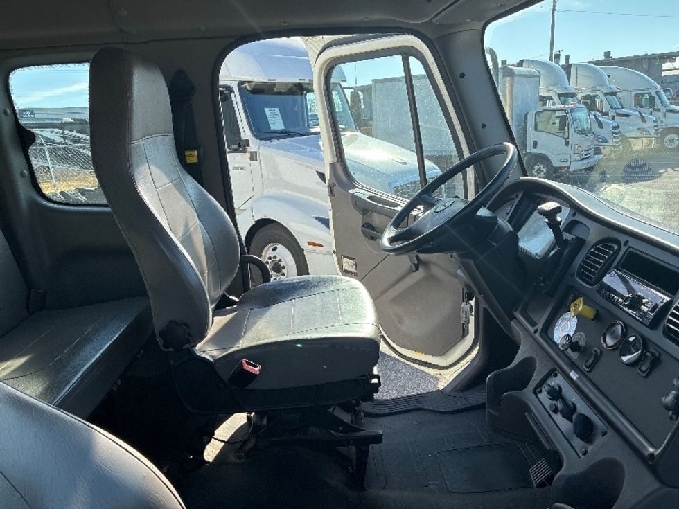 Medium Duty Box Truck-Light and Medium Duty Trucks-Freightliner-2019-M2-Nashville (Mount Juliet)-TN-87,175\n\t\tmiles-$ 68,000 - Image 22