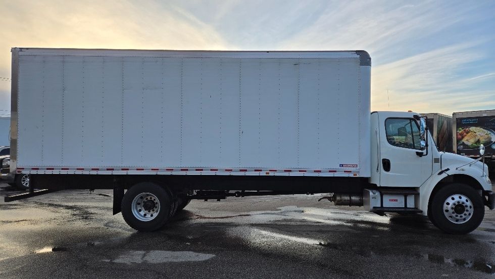 Medium Duty Box Truck-Light and Medium Duty Trucks-Freightliner-2019-M2-New Bedford-MA-196,642\n\t\tmiles-$ 38,500 - Image 15