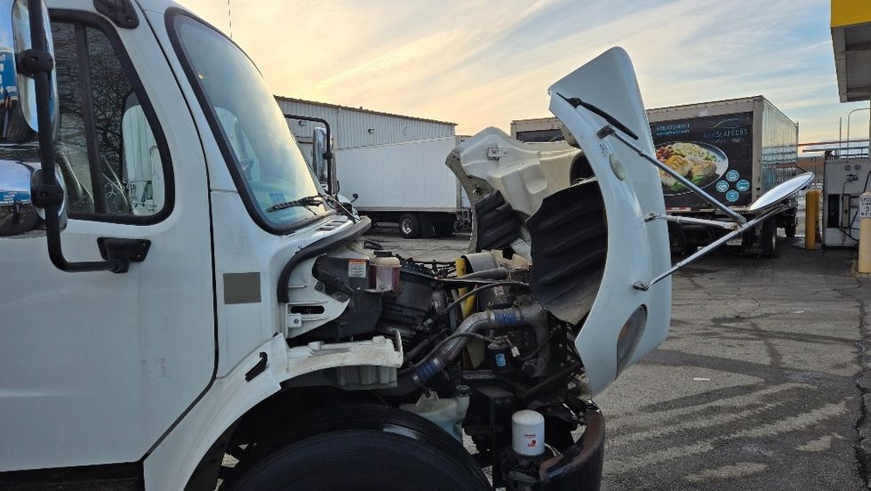 Medium Duty Box Truck-Light and Medium Duty Trucks-Freightliner-2019-M2-New Bedford-MA-196,642\n\t\tmiles-$ 38,500 - Image 23