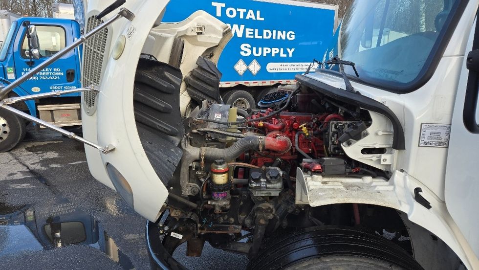 Medium Duty Box Truck-Light and Medium Duty Trucks-Freightliner-2019-M2-New Bedford-MA-196,642\n\t\tmiles-$ 38,500 - Image 24