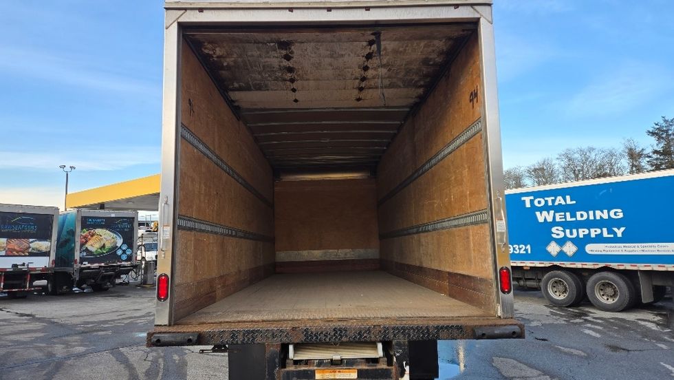 Medium Duty Box Truck-Light and Medium Duty Trucks-Freightliner-2019-M2-New Bedford-MA-196,642\n\t\tmiles-$ 38,500 - Image 7
