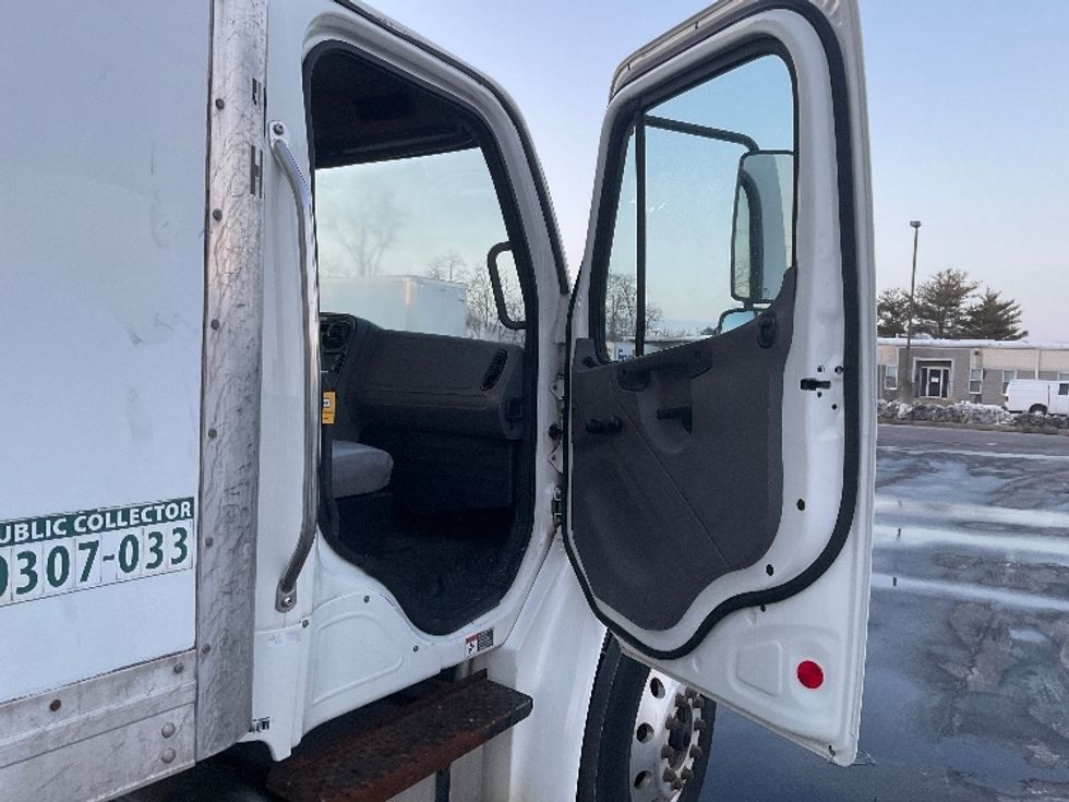 Medium Duty Box Truck-Light and Medium Duty Trucks-Freightliner-2019-M2-New Castle-DE-118,120\n\t\tmiles-$ 54,500 - Image 20