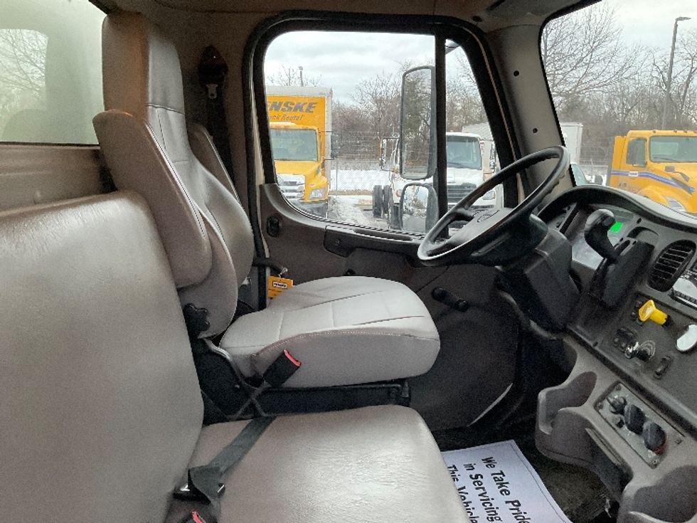 Medium Duty Box Truck-Light and Medium Duty Trucks-Freightliner-2019-M2-New Castle-DE-118,120\n\t\tmiles-$ 54,500 - Image 22