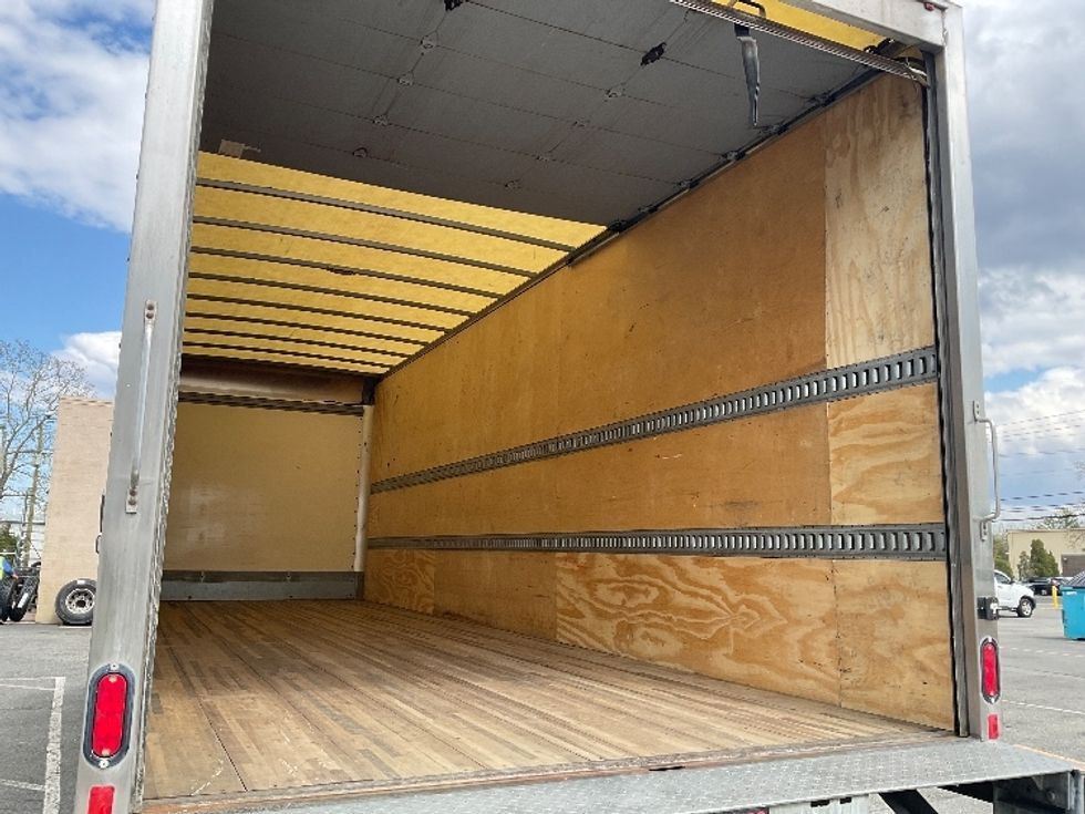 Medium Duty Box Truck-Light and Medium Duty Trucks-Freightliner-2019-M2-New Castle-DE-226,188\n\t\tmiles-$ 38,500 - Image 12