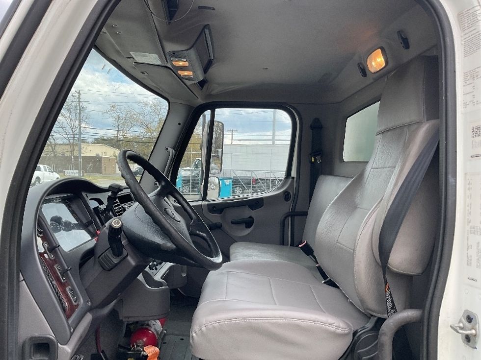 Medium Duty Box Truck-Light and Medium Duty Trucks-Freightliner-2019-M2-New Castle-DE-226,188\n\t\tmiles-$ 38,500 - Image 19