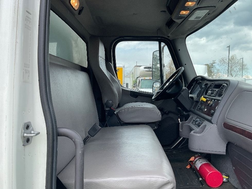 Medium Duty Box Truck-Light and Medium Duty Trucks-Freightliner-2019-M2-New Castle-DE-226,188\n\t\tmiles-$ 38,500 - Image 22