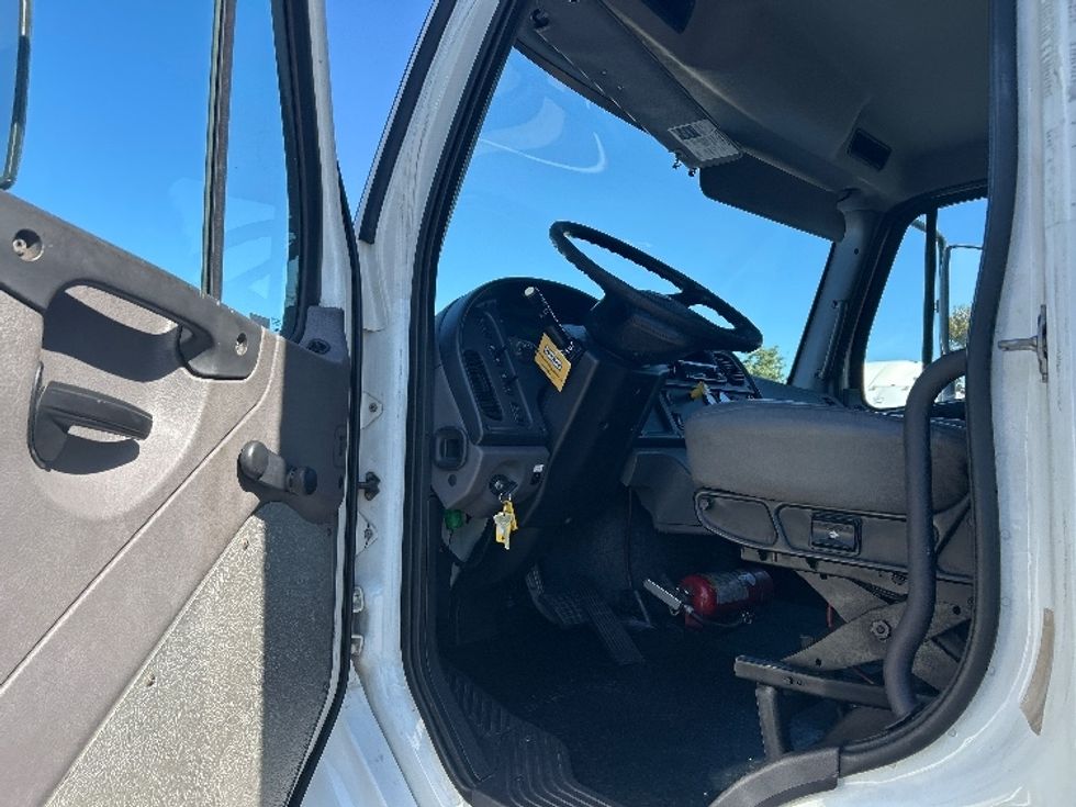 Medium Duty Box Truck-Light and Medium Duty Trucks-Freightliner-2019-M2-New Castle-DE-286,640\n\t\tmiles-$ 37,250 - Image 16
