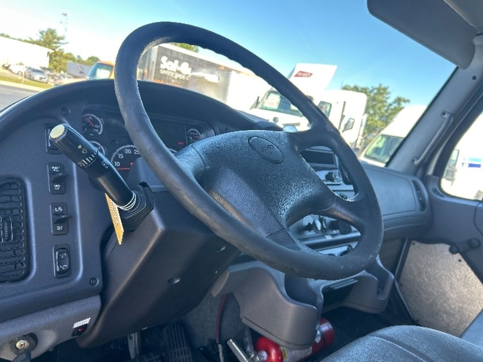 Medium Duty Box Truck-Light and Medium Duty Trucks-Freightliner-2019-M2-New Castle-DE-286,640\n\t\tmiles-$ 37,250 - Image 17