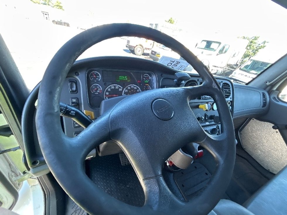 Medium Duty Box Truck-Light and Medium Duty Trucks-Freightliner-2019-M2-New Castle-DE-286,640\n\t\tmiles-$ 37,250 - Image 18