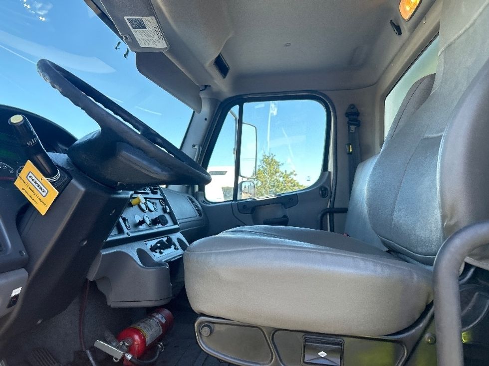 Medium Duty Box Truck-Light and Medium Duty Trucks-Freightliner-2019-M2-New Castle-DE-286,640\n\t\tmiles-$ 37,250 - Image 19