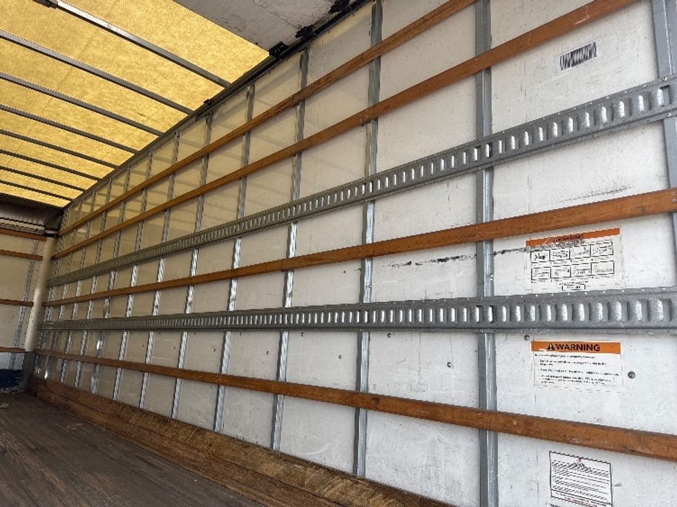 Medium Duty Box Truck-Light and Medium Duty Trucks-Freightliner-2019-M2-Newark-OH-184,758\n\t\tmiles-$ 46,250 - Image 12