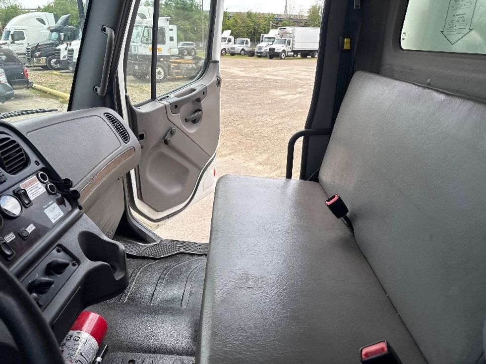 Medium Duty Box Truck-Light and Medium Duty Trucks-Freightliner-2019-M2-Newark-OH-184,758\n\t\tmiles-$ 46,250 - Image 19