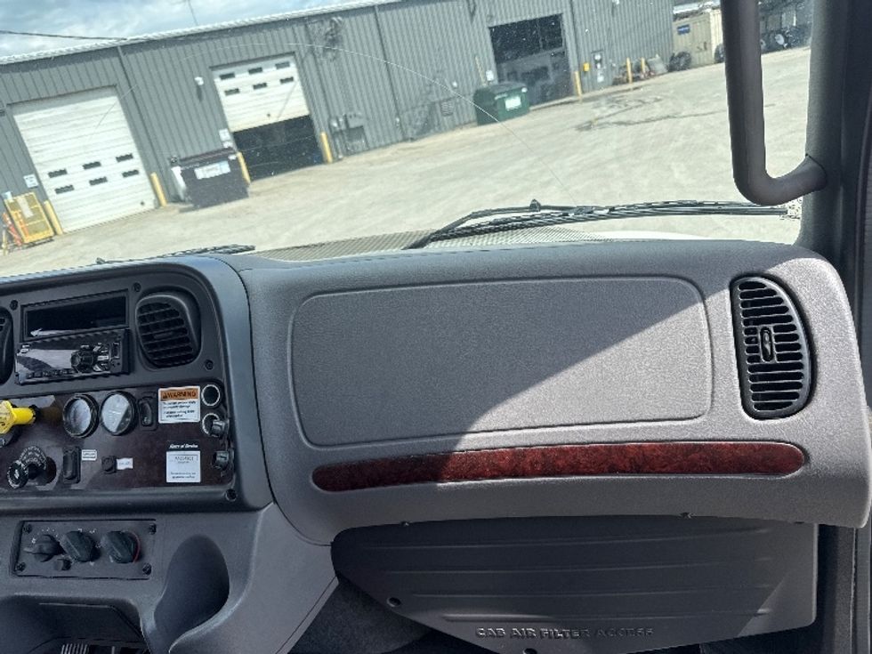 Medium Duty Box Truck-Light and Medium Duty Trucks-Freightliner-2019-M2-Newark-OH-184,758\n\t\tmiles-$ 46,250 - Image 21