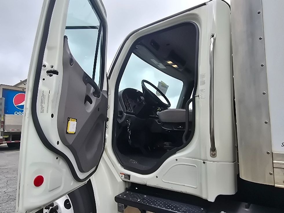 Medium Duty Box Truck-Light and Medium Duty Trucks-Freightliner-2019-M2-Newnan-GA-151,227\n\t\tmiles-$ 53,250 - Image 16